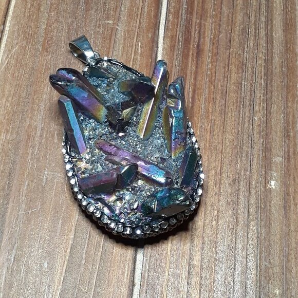 Pendant Natural Amethyst Geodes Healing Crystals Purple 2.5" - Picture 1 of 6